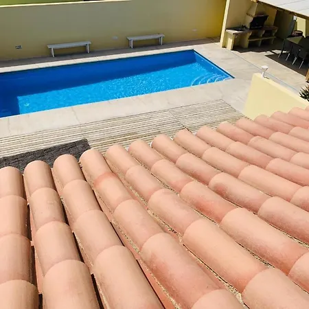 Tinizara 빌라 아로나