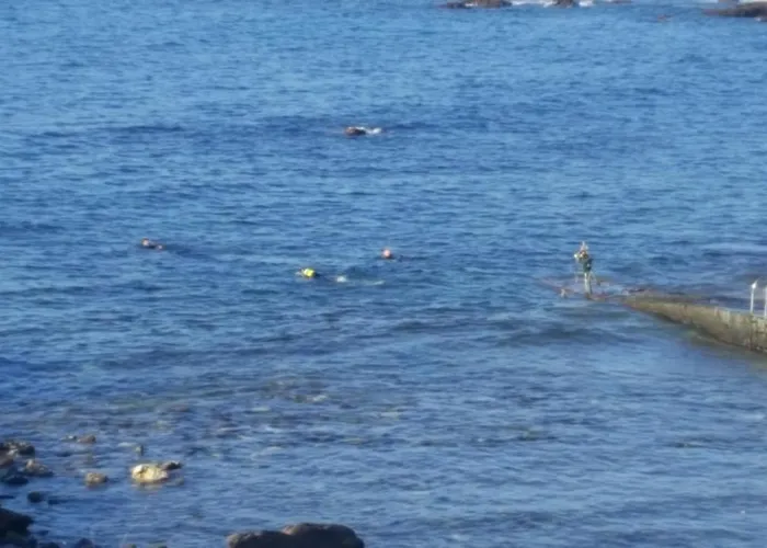 ヴィラ Tinizara アロナ