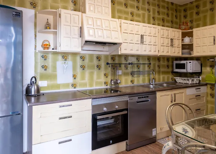 ヴィラ Tinizara アロナ